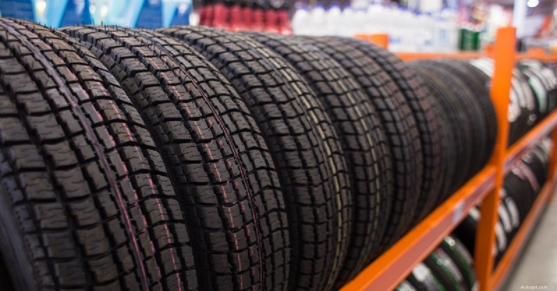 Scegliere gli pneumatici giusti per il tuo pick-up leggero:una guida completa 