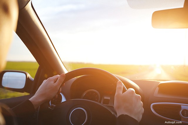 Guida sicura primaverile:consigli degli esperti per la navigazione su strade bagnate 