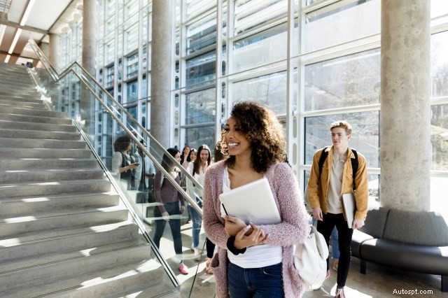 Guida completa all assicurazione universitaria per studenti e genitori 