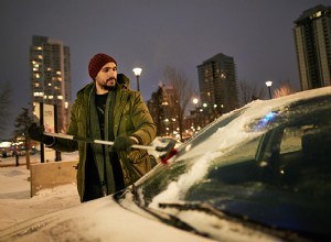 Come sbrinare rapidamente i finestrini dell auto e proteggere il tuo veicolo quest inverno 