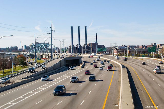 Parkway vs. Highway:una guida chiara alle loro differenze 