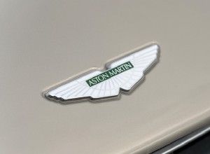 Svelare le origini dei marchi automobilistici iconici 