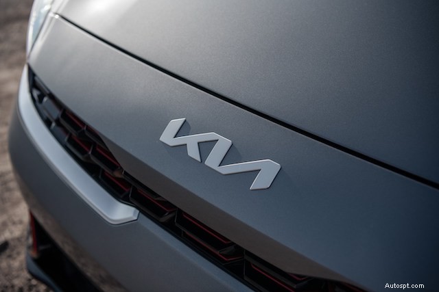 Svelare le origini dei marchi automobilistici iconici 