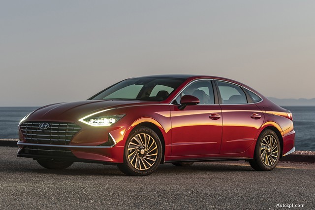 Recensione del test drive:Toyota Avalon Hybrid:il lusso incontra l eco-efficienza 