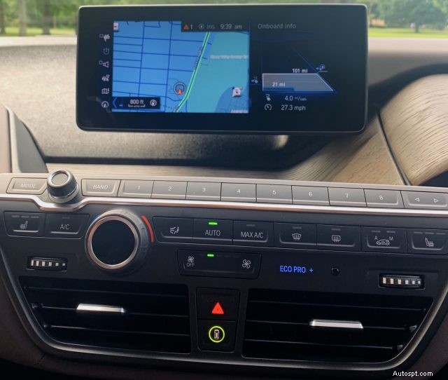 Recensione della BMW i3:prestazioni elettrizzanti e lusso sulla strada 