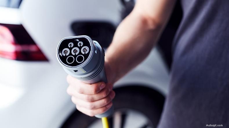 La guida definitiva alla ricarica delle auto elettriche:semplici passaggi e suggerimenti sui costi 
