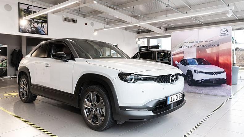 Quanto costa davvero un’auto elettrica? Un confronto completo dei costi 