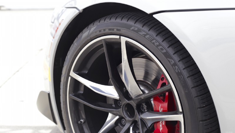 Recensione Pirelli P Zero AS Plus 3:lo pneumatico per tutte le stagioni che offre prestazioni e affidabilità 