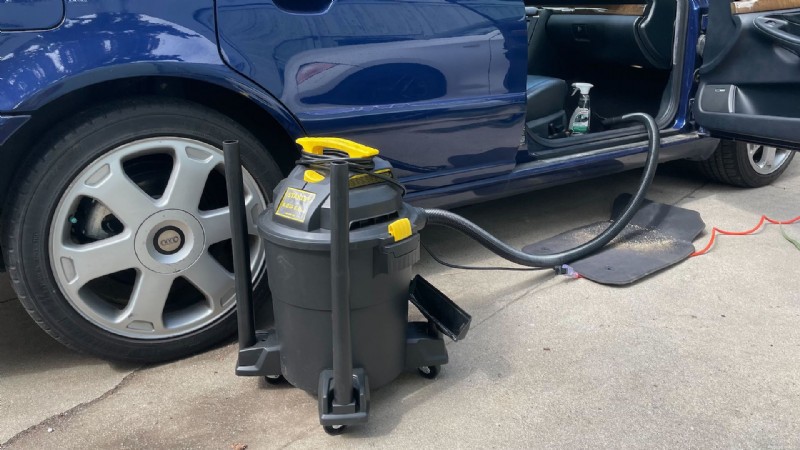 Guida passo passo:come rimuovere la sabbia dall auto in modo efficace 