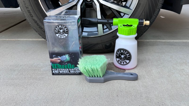 Recensione di Chemical Guys Gauntlet:semplifica i tuoi dettagli con l ultimo prodotto 