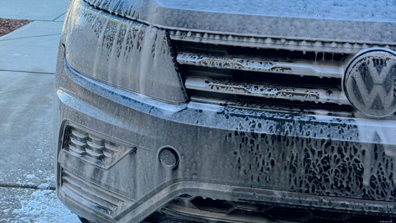 Chemical Guys Big Mouth Foam Cannon e recensione del Mr Pink Foam Party:un esperienza di autolavaggio premium 