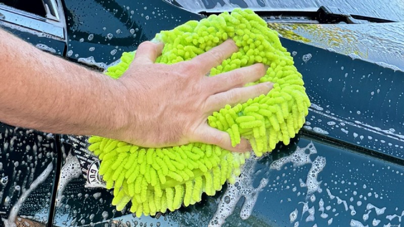 Chemical Guys Big Mouth Foam Cannon e recensione del Mr Pink Foam Party:un esperienza di autolavaggio premium 