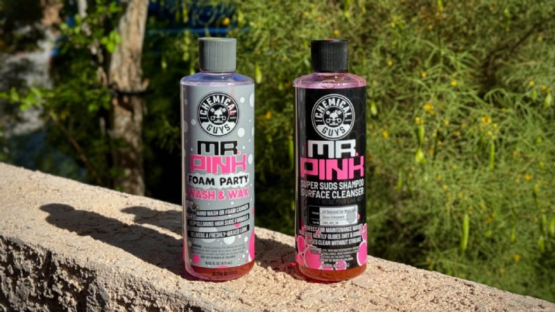 Chemical Guys Big Mouth Foam Cannon e recensione del Mr Pink Foam Party:un esperienza di autolavaggio premium 