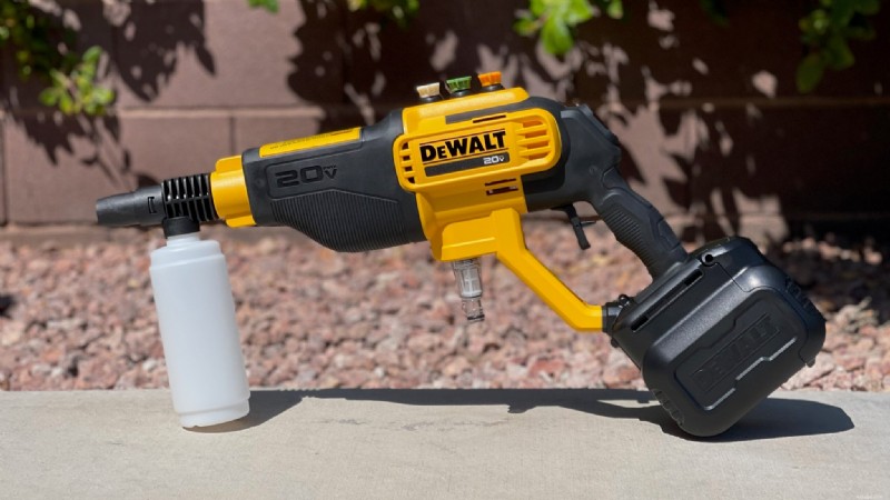 Recensione del pulitore elettrico a batteria DeWalt 20V MAX:550 PSI per una pulizia impeccabile 