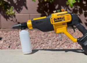 Recensione del pulitore elettrico a batteria DeWalt 20V MAX:550 PSI per una pulizia impeccabile 