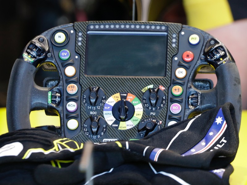 La guida completa ai volanti F1:spiegazione di tutti i pulsanti, paddle e manopole 