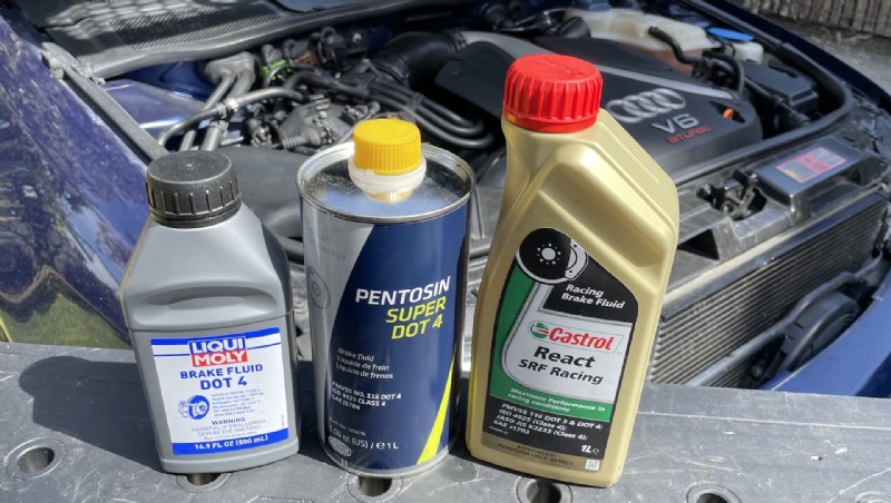 Fluidi essenziali per auto:la chiave per prestazioni affidabili del veicolo 
