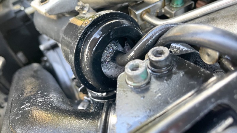 Guida passo passo per eseguire un test di tenuta Boost sul tuo motore turbocompresso 