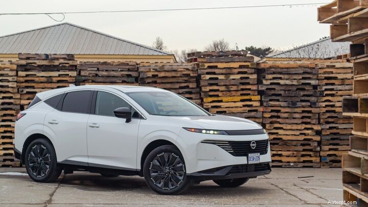 Nissan Murano vs Toyota Crown Signia:scontro tra SUV testa a testa 