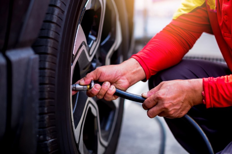 Guida esperta:gonfiaggio degli pneumatici per auto per sicurezza, efficienza e longevità 