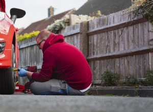 Risparmia denaro e prolunga la durata della tua auto con comprovati consigli di manutenzione fai-da-te 
