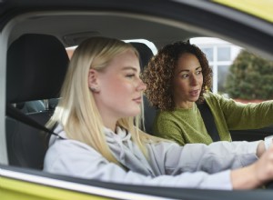 Dovresti prendere in considerazione lezioni di guida di aggiornamento? Una guida completa 
