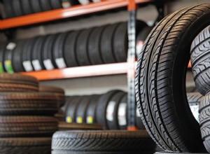 Scegliere gli pneumatici giusti per la tua auto:una guida completa 