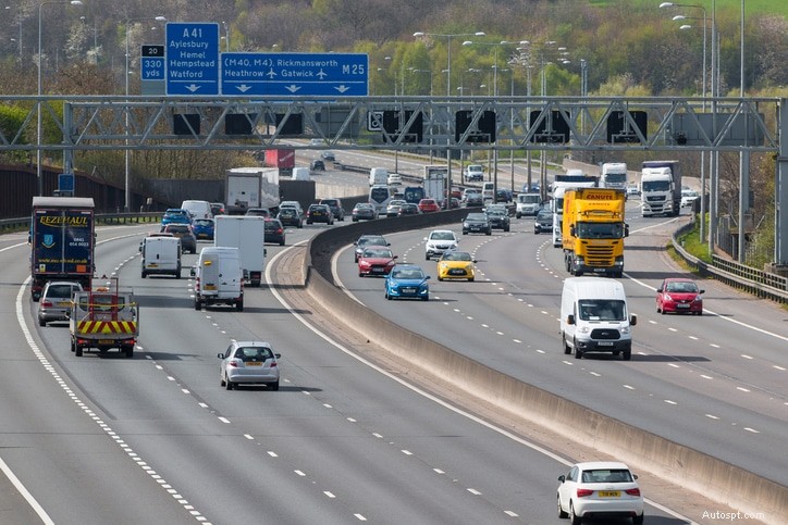 Comprendere le autostrade intelligenti:come funzionano e perché sono importanti 