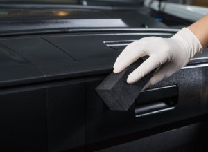 Ripristina gli interni della tua auto:guida passo passo per rimuovere i graffi e proteggere le finiture 