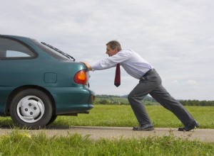Guida rapida per diagnosticare e riparare un auto che non si avvia 