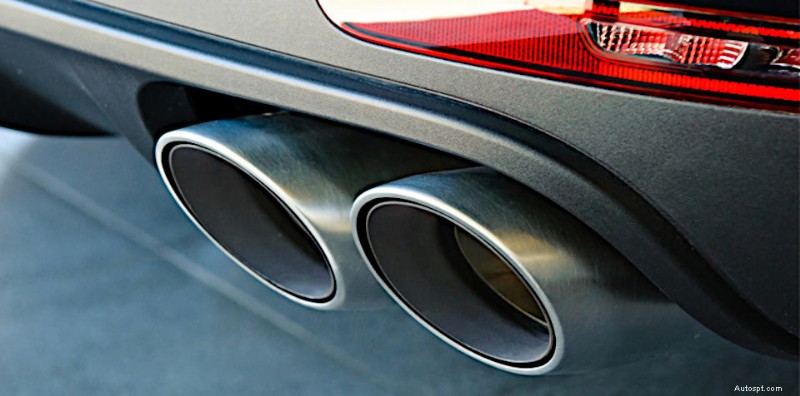 Perché la tua auto perde acqua:cause comuni e soluzioni semplici 