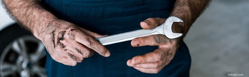 Guidare con un supporto motore difettoso:rischi e soluzioni rapide 