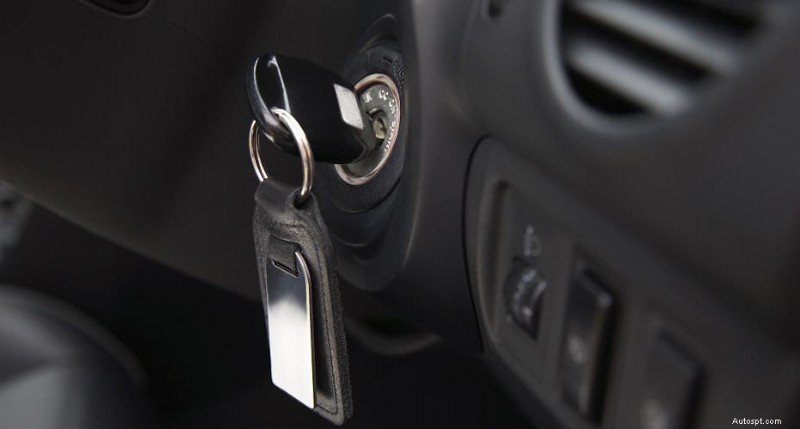 Perché la tua auto non si avvia mentre la radio e le luci funzionano:diagnosi e soluzioni rapide 
