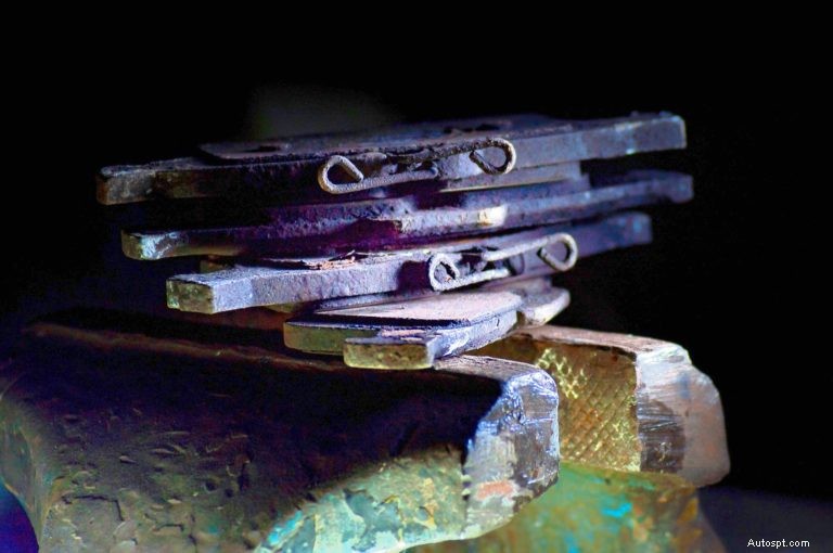Scegliere le pastiglie freno giuste per il tuo veicolo:una guida affidabile 