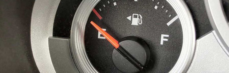 Sei a corto di benzina? Prevedi quanti chilometri puoi ancora percorrere 